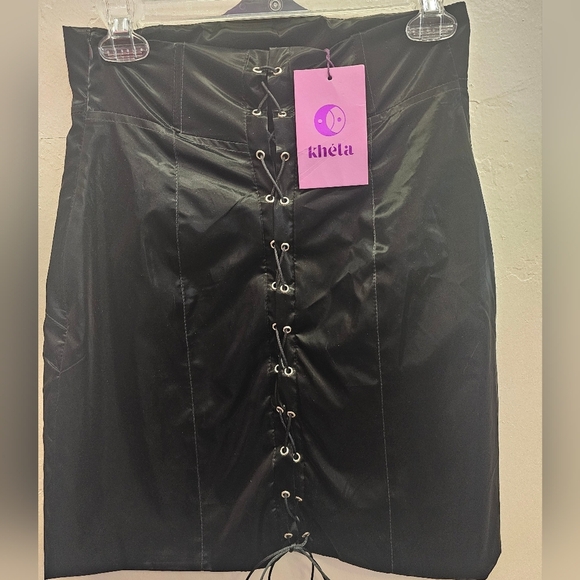 Goth, black, lace up, night out, feminine, sexy, skirt, tight, sultry, dancing, - Picture 3 of 8